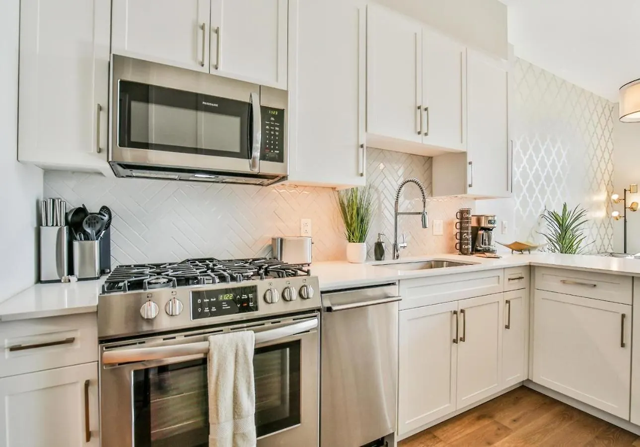 Deluxe Studio Apartment On Broadway Nashville USA
