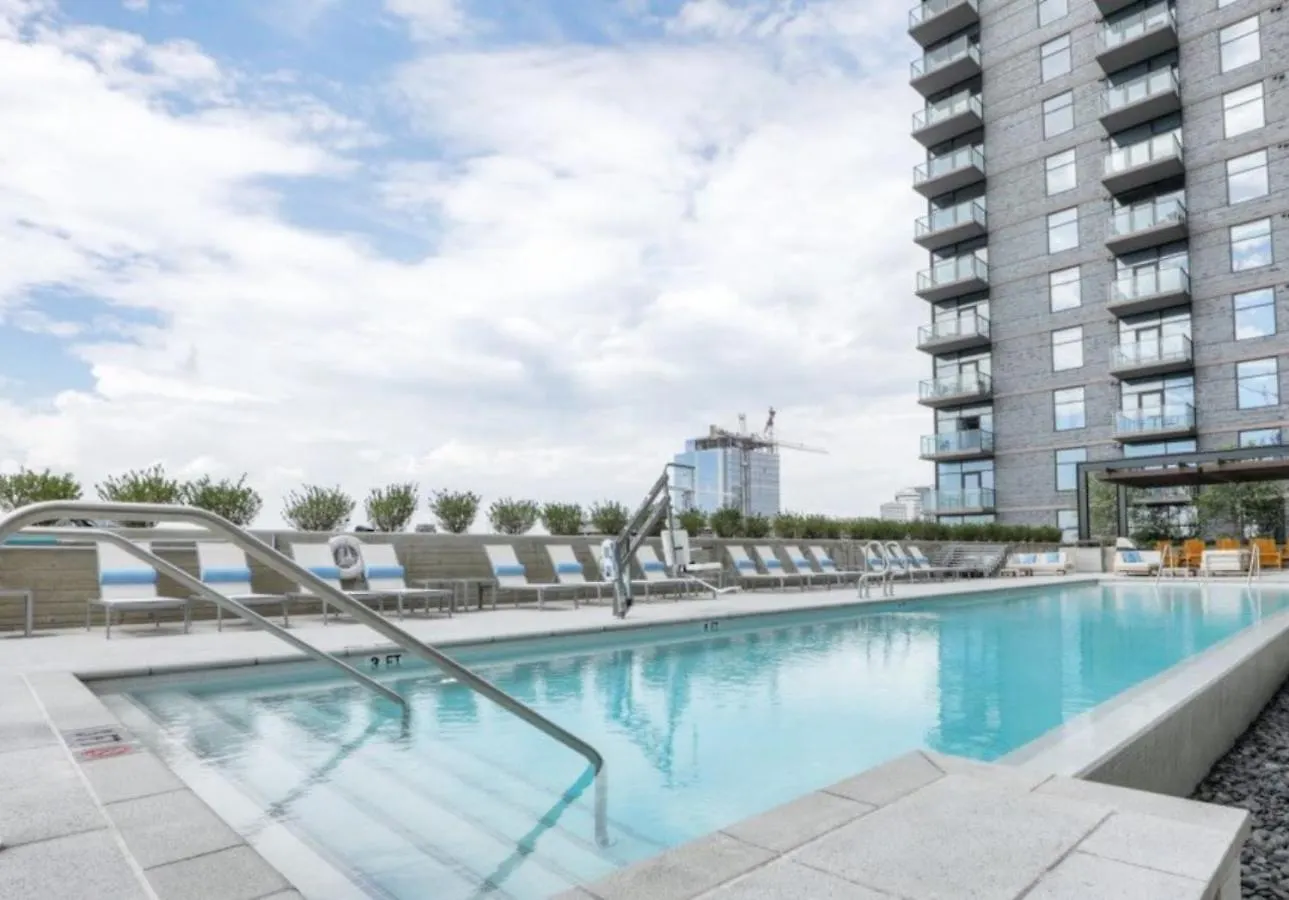 Deluxe Studio Apartment On Broadway Nashville